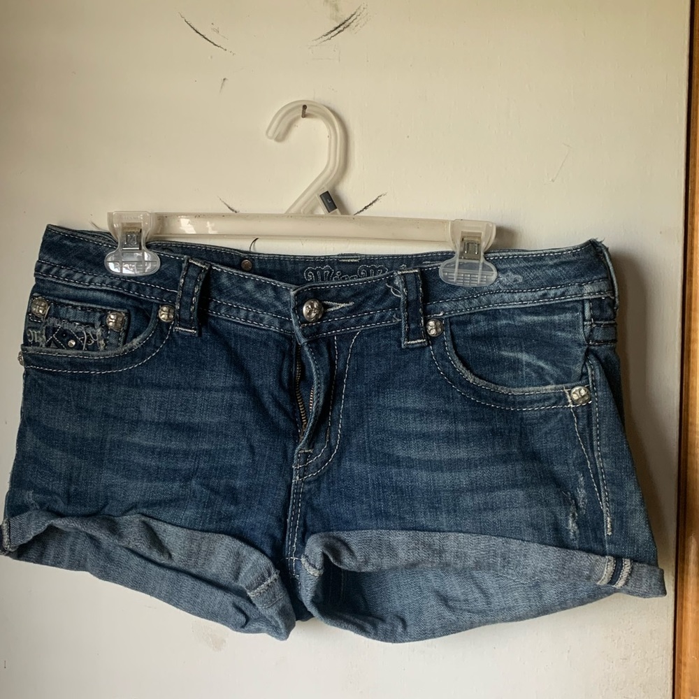 Cut off shorts